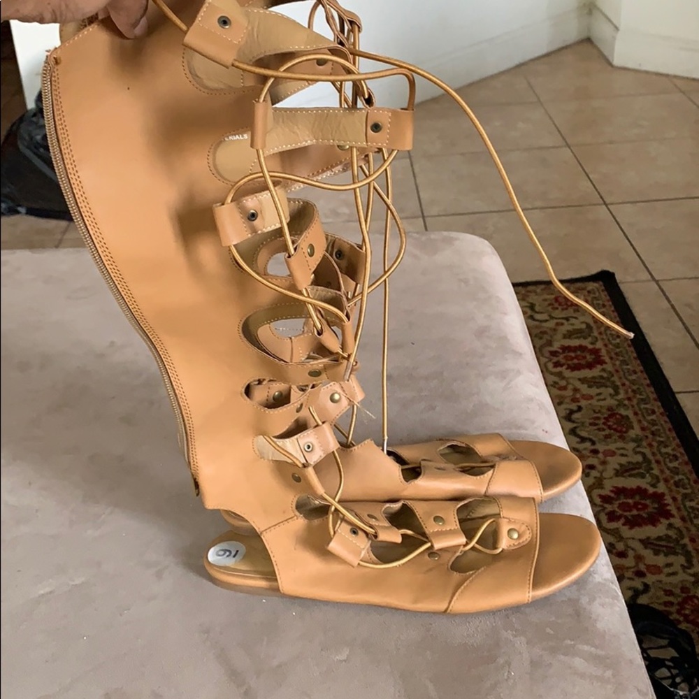 Sandals - Picture 3 of 4